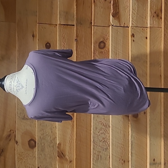 Purple dressy tshirt size medium - Picture 3 of 5